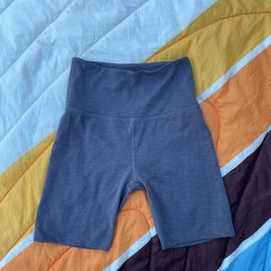 Beyond Yoga Ribbed Grey Biker Shorts Size Medium